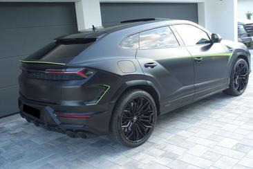 Lamborghini Urus — photo 18