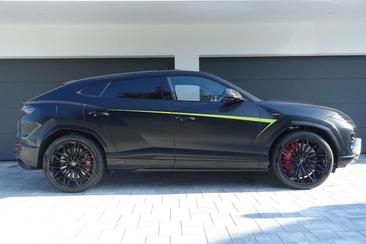 Lamborghini Urus — photo 19