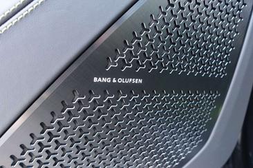 Lamborghini Urus — photo 28