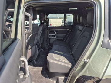 Land Rover Defender 110 X-Dynamic HSE Awd 3.0d I6 Mhev 300cv Auto — photo 7
