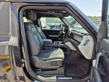 Land Rover Defender 90 X-Dynamic HSE Awd 3.0d I6 Mhev 300cv Auto — photo 9
