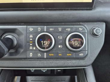 Land Rover Defender 110 X-Dynamic HSE Awd 3.0d I6 Mhev 300cv Auto — photo 24
