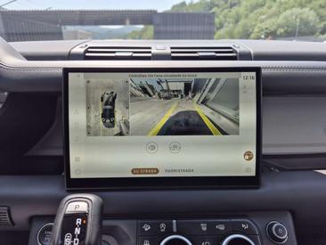 Land Rover Defender 90 X-Dynamic HSE Awd 3.0d I6 Mhev 300cv Auto — photo 15