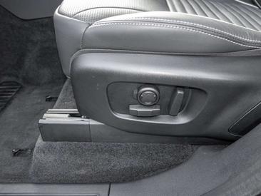Land Rover Discovery D300 Dynamic HSE PANO LED STANDHZG — photo 16
