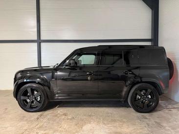 Land Rover Defender 110 X-Dynamic SE LUFT / 22" / AHK / BLACKPACK Noir — photo 2