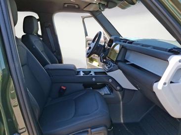 Land Rover Defender 110 D200 S EXPLORER PACK AHK WINTERPAKE — photo 9