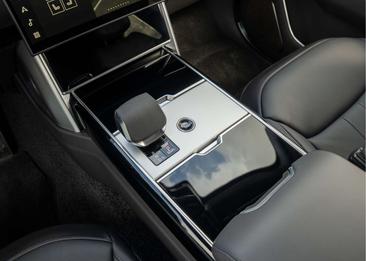 Land Rover Range Rover Autobiography P550e — photo 29