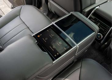 Land Rover Range Rover Autobiography P550e — photo 32