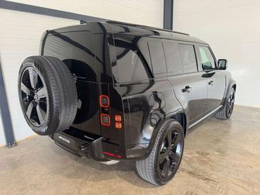 Land Rover Defender 110 X-Dynamic SE LUFT / 22" / AHK / BLACKPACK Noir — photo 8