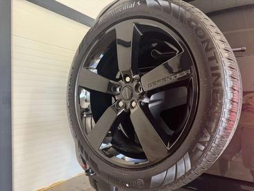 Land Rover Defender 110 X-Dynamic SE LUFT / 22" / AHK / BLACKPACK Noir — photo 12