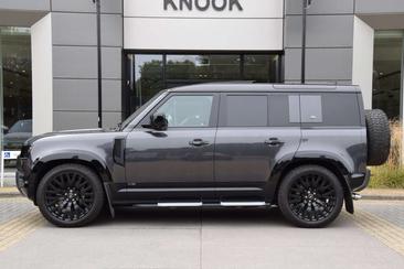 Land Rover Defender 110 P525 110 V8 Gris — photo 3