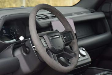 Land Rover Defender 110 P525 110 V8 Gris — photo 7