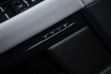 Land Rover Range Rover Evoque AUTOBIOGRAPHY/ KOMFORT / WINTER / AHK / MERIDIAN — photo 16