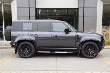 Land Rover Defender 110 P525 110 V8 Gris — photo 12