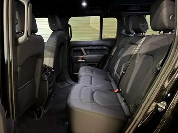 Land Rover Defender 110 X-Dynamic SE LUFT / 22" / AHK / BLACKPACK Noir — photo 23