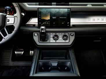 Land Rover Defender 110 OCTA EDITION ONE°FAROE GREEN°SATIN PPF V8 P635 — photo 20