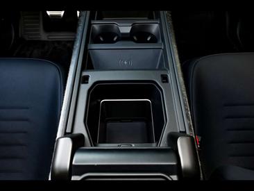 Land Rover Defender 110 OCTA EDITION ONE°FAROE GREEN°SATIN PPF V8 P635 — photo 23