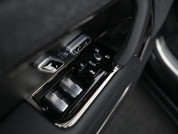 Land Rover Range Rover Sport Dynamic SE P460e — photo 33