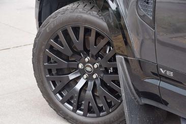 Land Rover Defender 110 P525 110 V8 Gris — photo 33