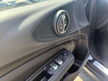 Mini Cooper E — photo 8