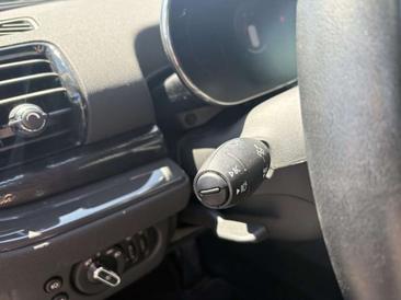 Mini Cooper E — photo 10