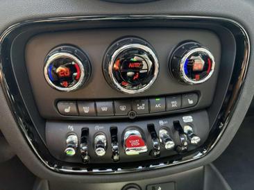 Mini Cooper E — photo 15