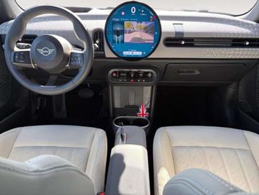 Mini Cabrio Favoured Cooper — photo 10