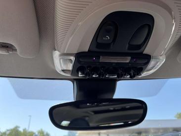 Mini Cooper E — photo 19