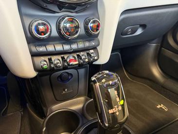 Mini Cabrio COOPER — photo 14