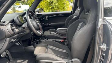 Mini Cooper JCW S — photo 9