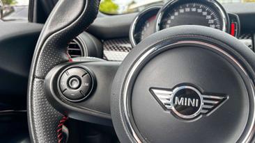 Mini Cooper JCW S — photo 19