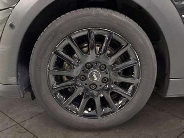Mini Cooper E — photo 14