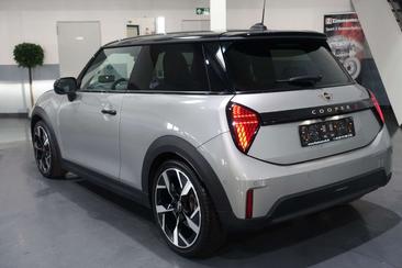 Mini Cooper Favoured S — photo 8