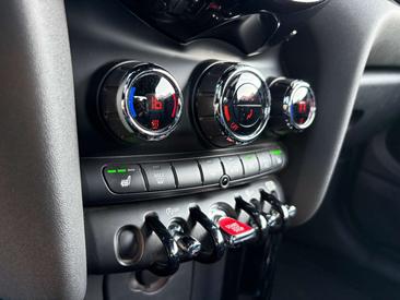 Mini Cabrio COOPER S — photo 26