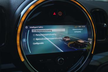 Mini Countryman COOPER SE — photo 20