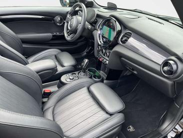 Mini Cabrio Yours Cooper S — photo 13