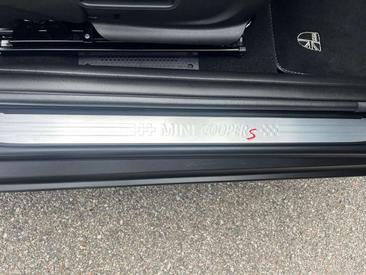 Mini Cabrio Yours Cooper S — photo 18
