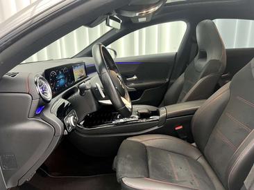 Mercedes CLA 200 AMG Line — photo 12