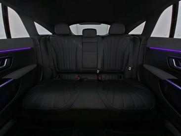 Mercedes EQS 450+ — photo 8