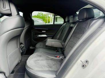 Mercedes Classe E 220 Night Edition — photo 9
