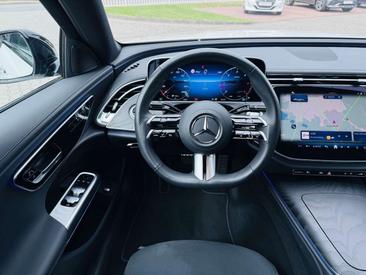Mercedes Classe E 220 Night Edition — photo 12