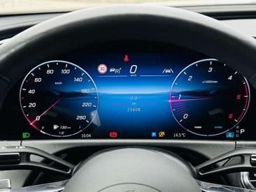 Mercedes Classe E 220 Night Edition — photo 14