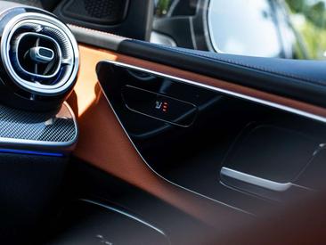 Mercedes Classe C 300 AMG Line — photo 13