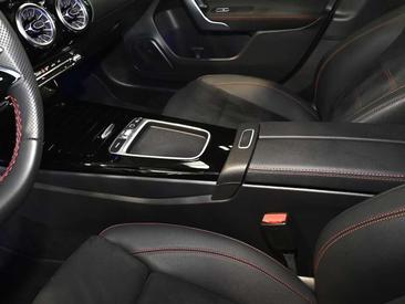 Mercedes Classe A 180 AMG Line — photo 17