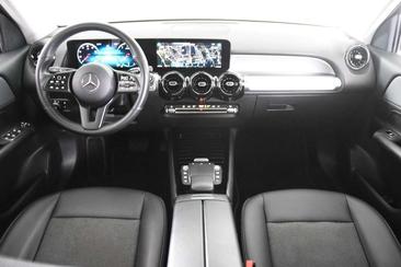 Mercedes GLB 200 — photo 2