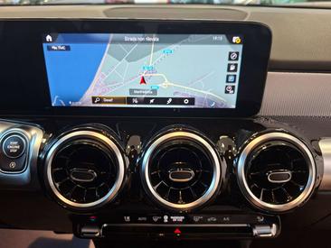Mercedes GLB 200 Business — photo 9
