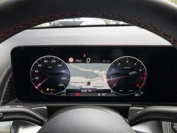 Mercedes GLB 180 — photo 15