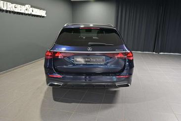 Mercedes Classe E 220 Night Edition — photo 11