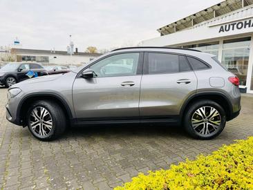 Mercedes GLA 180 Night Edition — photo 2