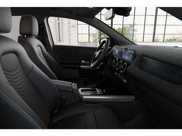 Mercedes GLA 220 NIGHT — photo 7